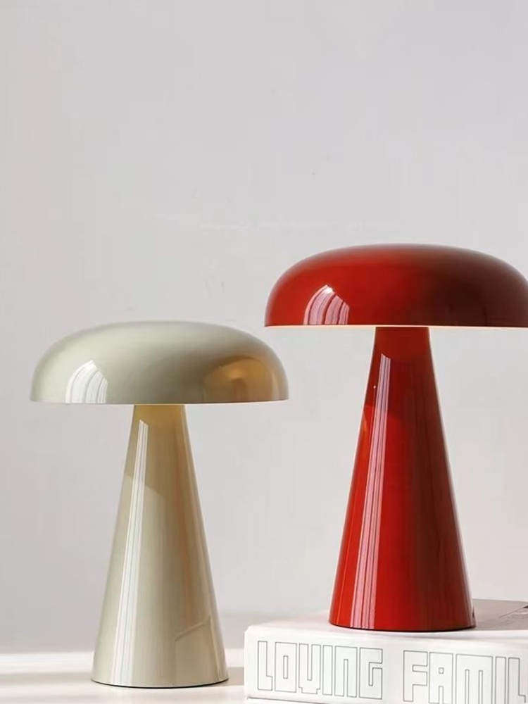 Mushroom table lamp