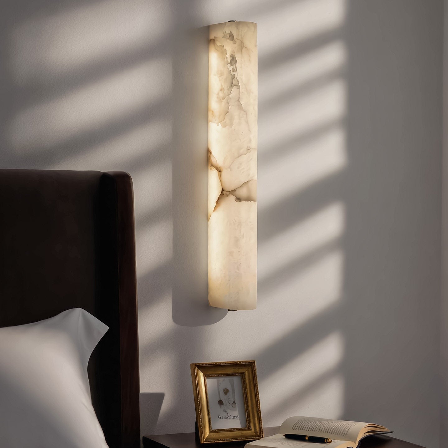 Ösedum Pillar Marble Wall Light